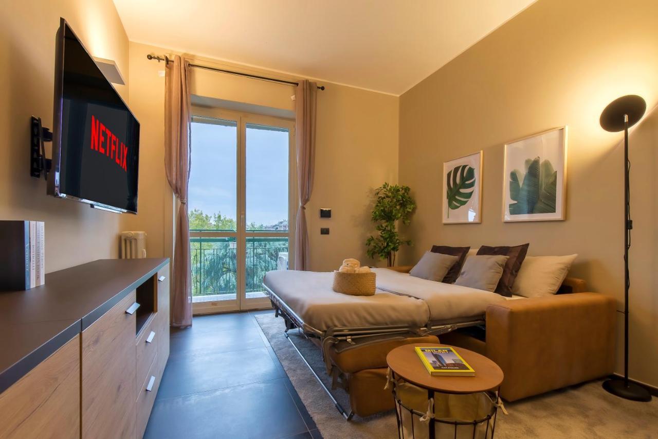 Modern & Bright 2 Bedroom Flat 50M From M4 Stop ミラノ エクステリア 写真