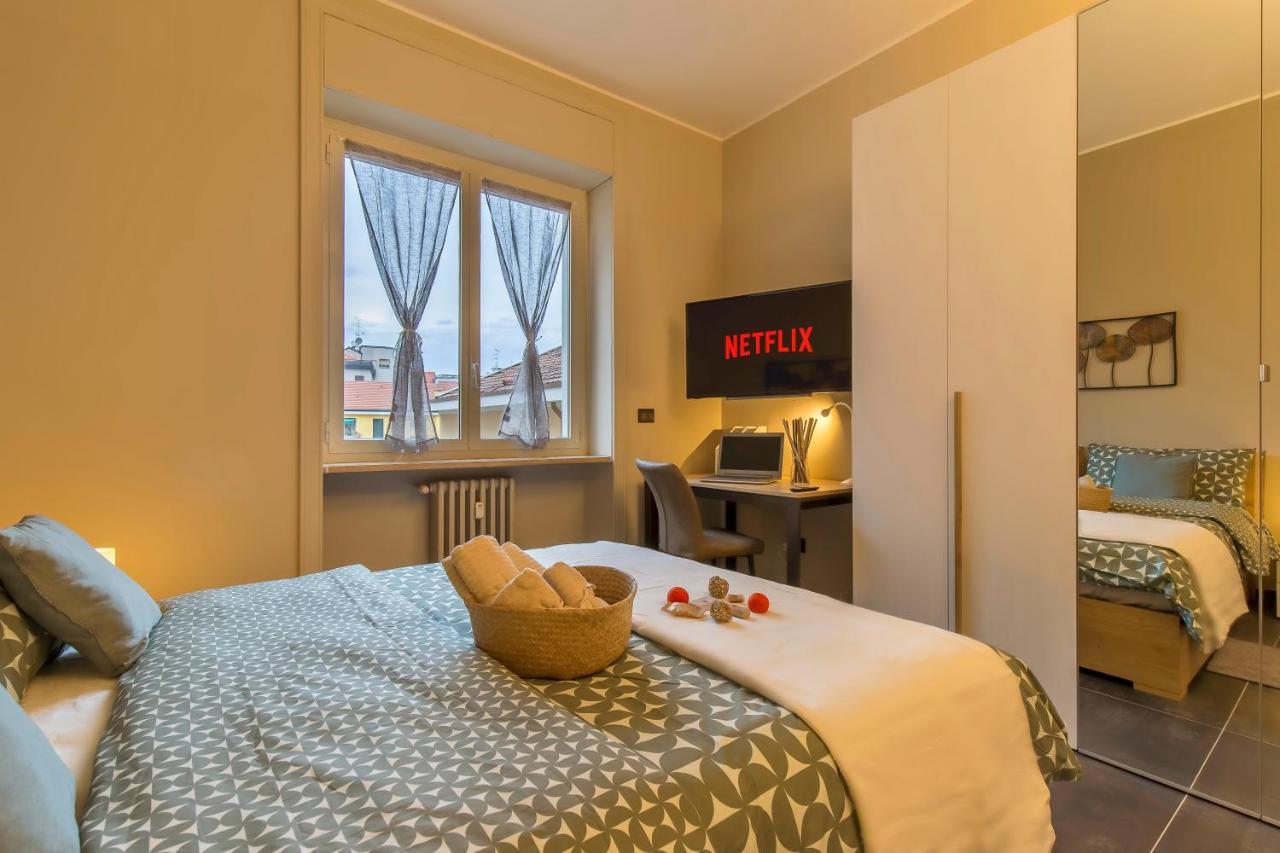 Modern & Bright 2 Bedroom Flat 50M From M4 Stop ミラノ エクステリア 写真
