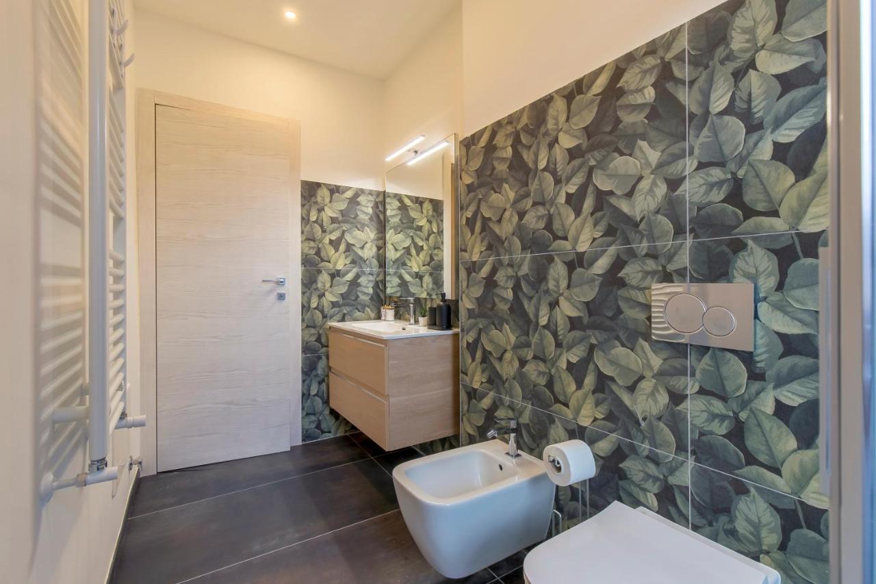 Modern & Bright 2 Bedroom Flat 50M From M4 Stop ミラノ エクステリア 写真